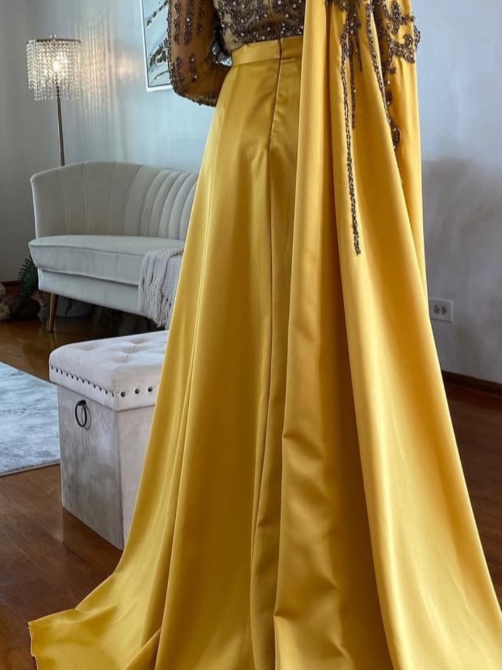 Dress - Picture 8 of 9